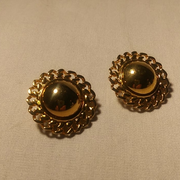 Avon Bold Gold Tone Chain CLIP Earrings - Picture 3 of 4